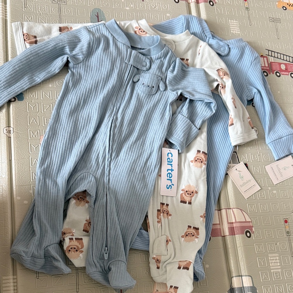 Set of three footies